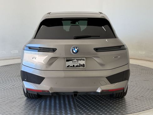 Used 2024 BMW iX xDrive50 w/ Premium Package AWD/4WD image 10