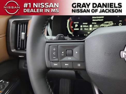 New 2026 Nissan Pathfinder Platinum image 21