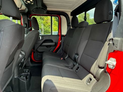 Used 2023 Jeep Gladiator Overland image 24