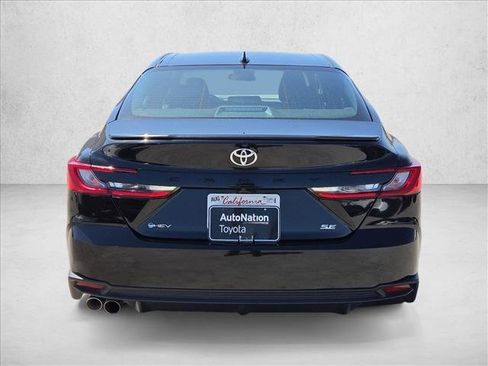Used 2025 Toyota Camry SE FWD image 7