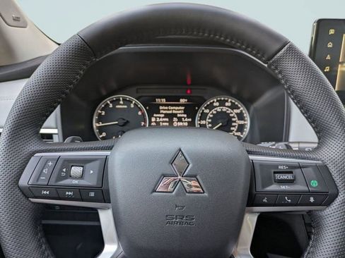 New 2026 Mitsubishi Outlander SE image 31