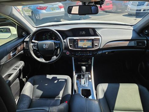 Used 2017 Honda Accord Touring image 20