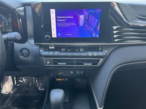 Used 2025 Toyota Camry LE image 18