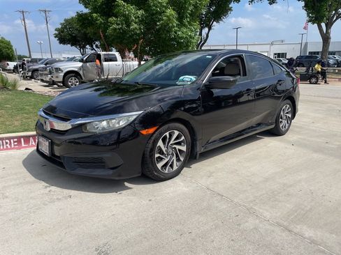 Used 2018 Honda Civic EX image 1