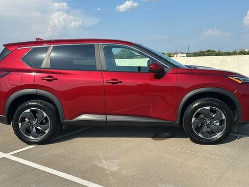 Used 2025 Nissan Rogue SV AWD/4WD image 13