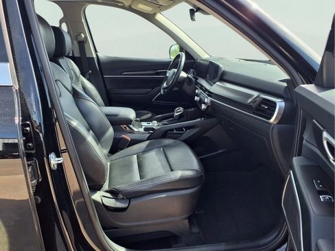 Used 2025 Kia Telluride S FWD image 15