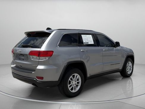 Used 2019 Jeep Grand Cherokee Laredo RWD image 3