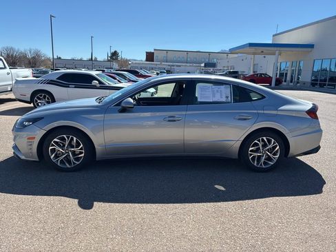 Used 2021 Hyundai Sonata SEL w/ Convenience Package image 2