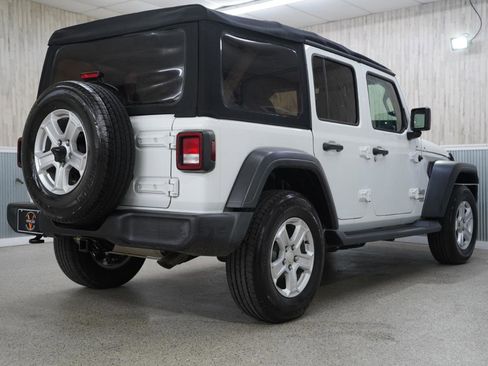 Used 2018 Jeep Wrangler Unlimited Sport S image 10
