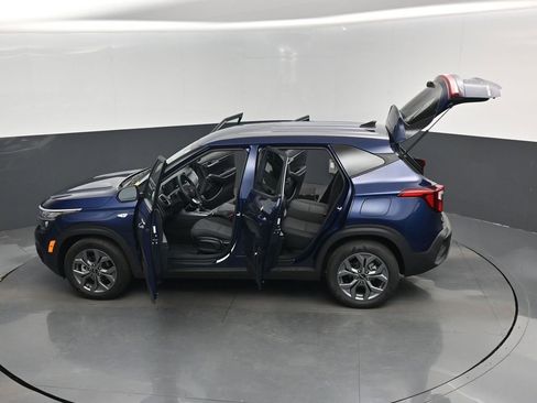 Certified 2026 Kia Seltos LX FWD image 17