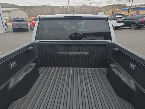 Used 2025 Toyota Tacoma TRD Sport image 5