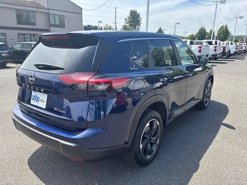 Used 2024 Nissan Rogue SV AWD/4WD image 5