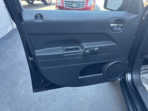 Used 2014 Jeep Patriot Sport w/ Tire & Wheel Group image 14