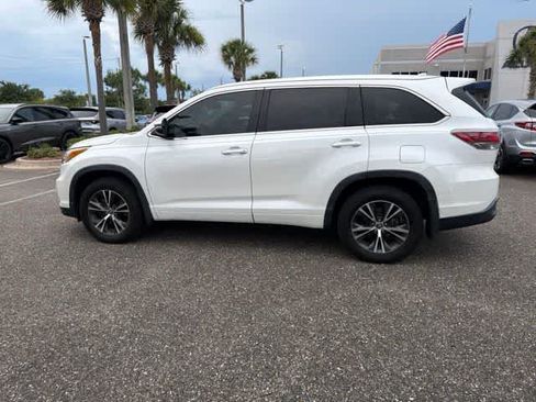 Used 2016 Toyota Highlander XLE FWD image 19