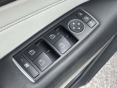 Used 2015 Mercedes-Benz E 400 Cabriolet image 3