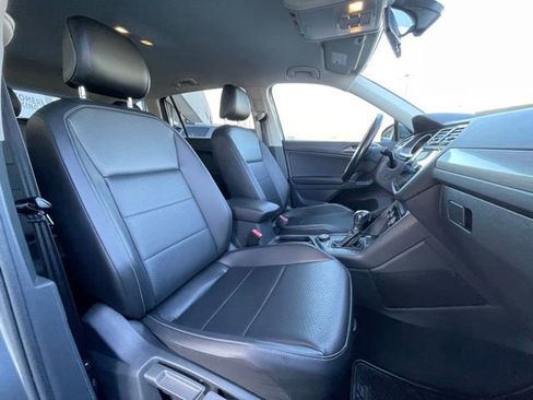Used 2018 Volkswagen Tiguan SE w/ 18" Alloy Wheels Package AWD/4WD image 29