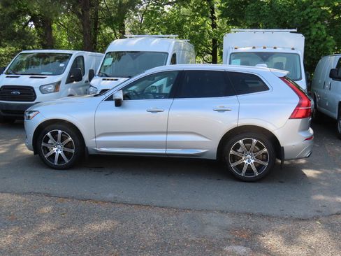 Used 2018 Volvo XC60 T6 Inscription w/ Convenience Package AWD/4WD image 3