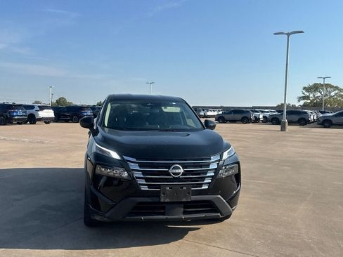 Certified 2025 Nissan Rogue SV FWD image 4