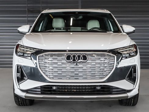Used 2023 Audi Q4 e-tron Prestige w/ 20" Wheel Package AWD/4WD image 12
