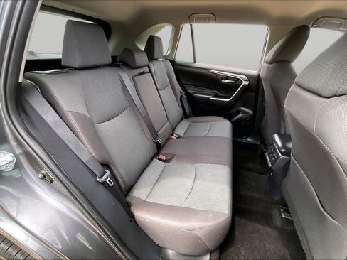 Used 2025 Toyota RAV4 XLE FWD image 18