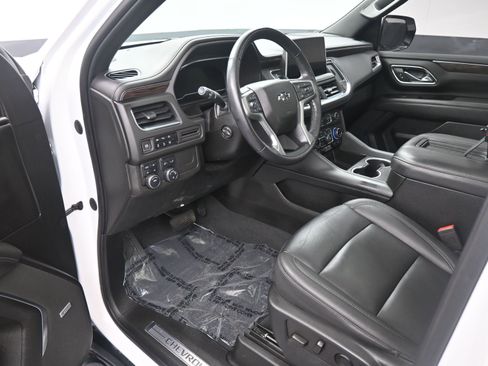 Certified 2023 Chevrolet Tahoe Z71 w/ Luxury Package image 12