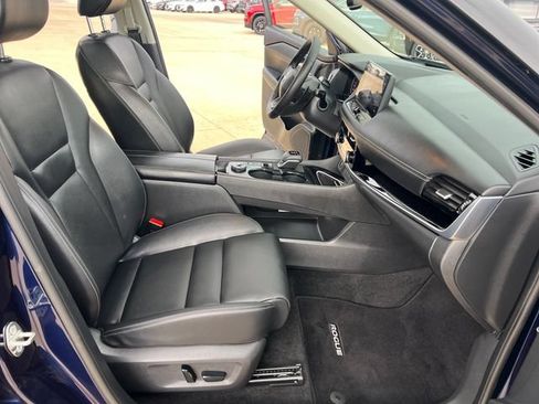 Used 2025 Nissan Rogue SL w/ Tech Package AWD/4WD image 20