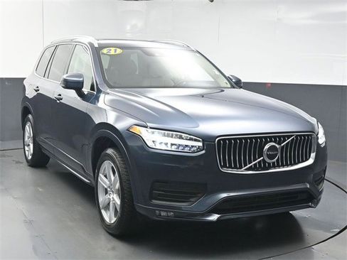 Used 2021 Volvo XC90 T5 Momentum w/ Climate Package image 2