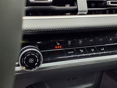 New 2026 Chevrolet Equinox LT image 4