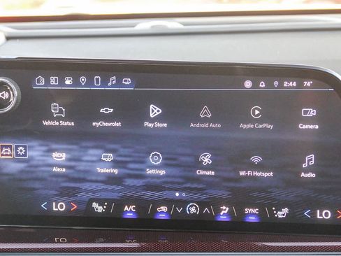 Used 2025 Chevrolet Traverse Z71 image 14