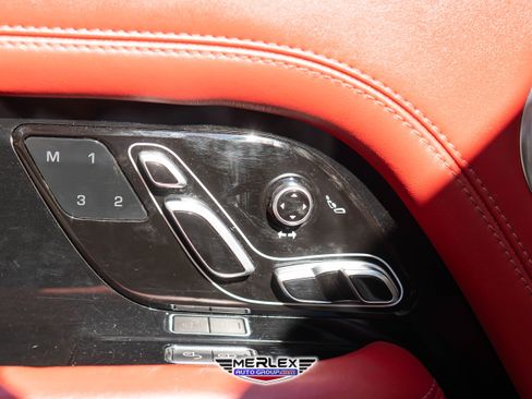 Used 2019 Land Rover Range Rover Autobiography image 42