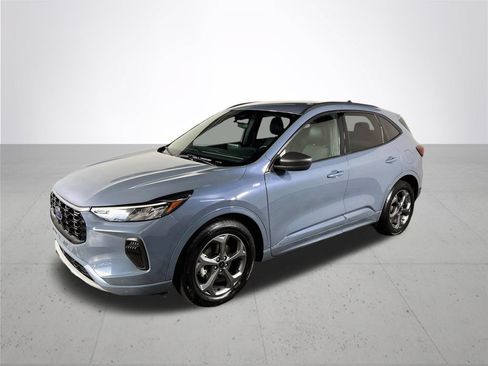 Used 2023 Ford Escape ST-Line FWD image 2