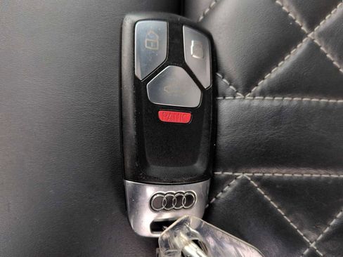 Used 2018 Audi SQ5 Premium Plus w/ Navigation Package image 38