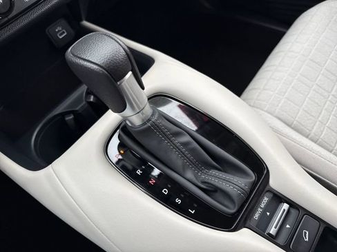 Used 2024 Honda HR-V LX image 29