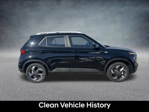 Used 2026 Hyundai Venue SEL FWD image 7