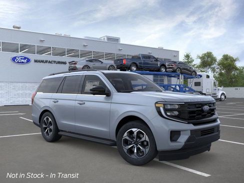 New 2026 Ford Expedition Active image 1