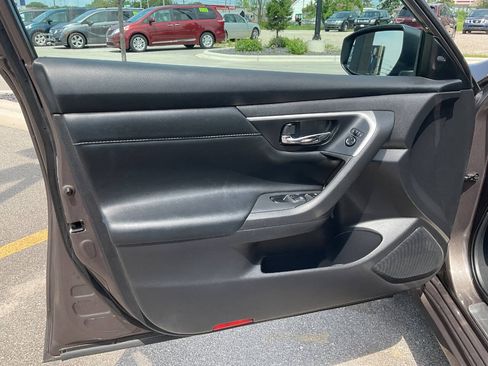 Used 2016 Nissan Altima 2.5 SL FWD image 25