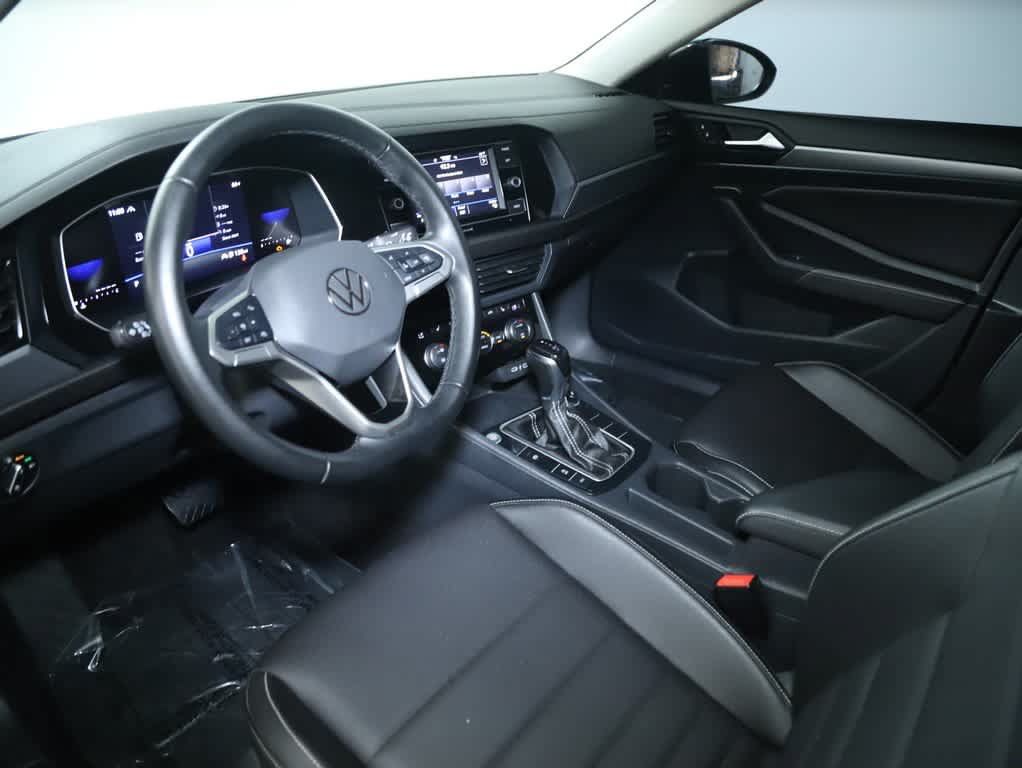 Used 2024 Volkswagen Jetta SE FWD image 16