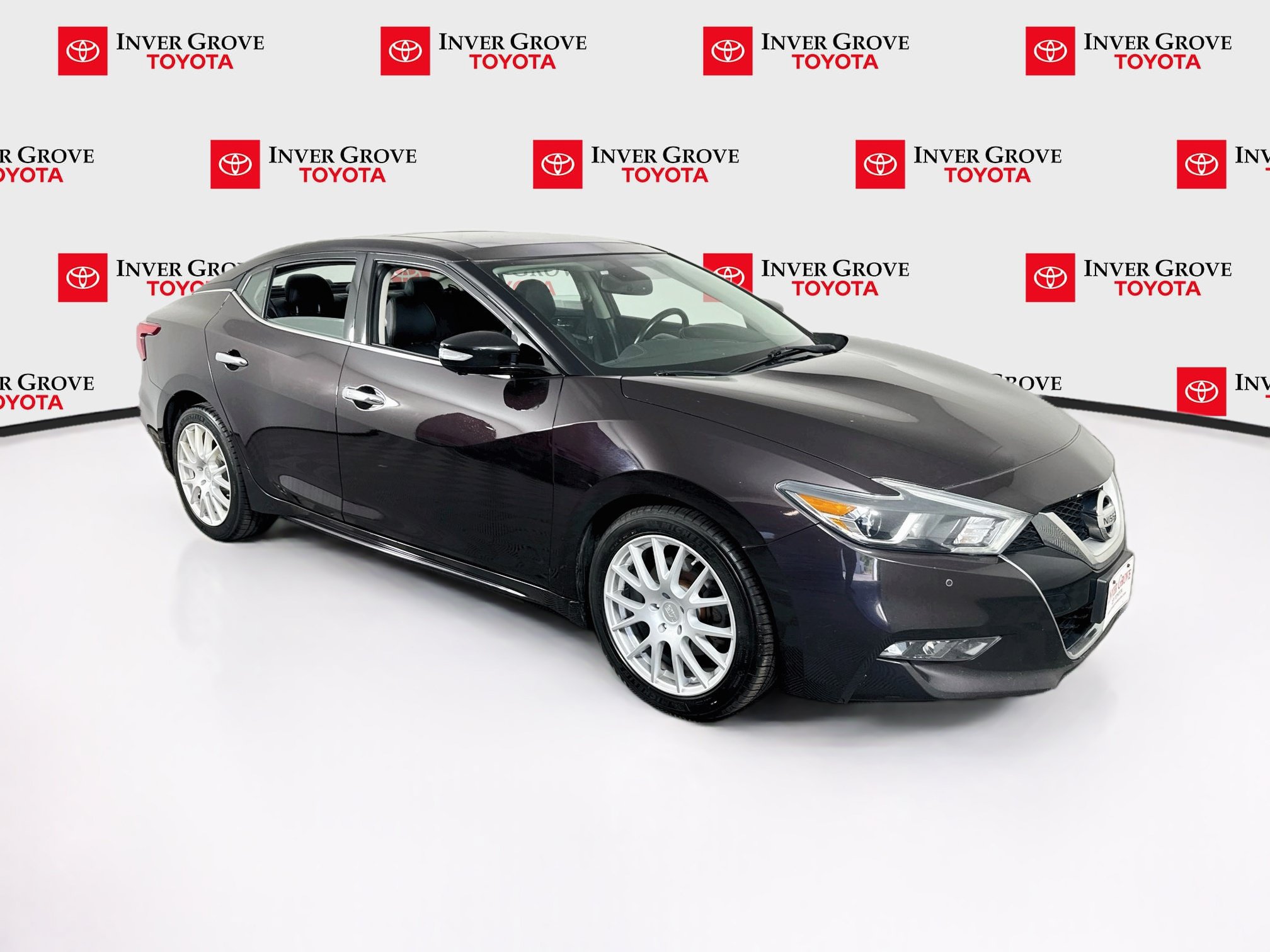 Used 2016 Nissan Maxima Platinum w/ Interior Lighting Package FWD image 2