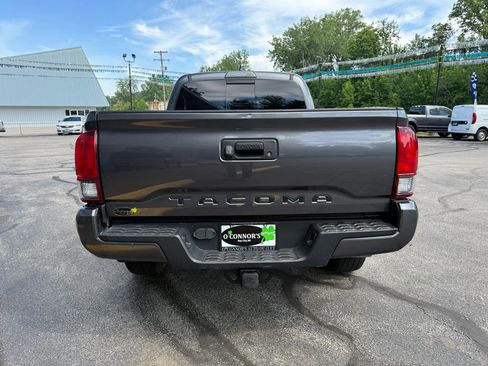 Used 2019 Toyota Tacoma SR5 AWD/4WD image 4