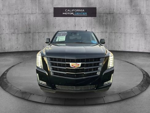 Used 2016 Cadillac Escalade Luxury image 2