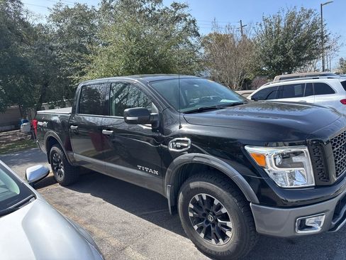 Used 2017 Nissan Titan PRO-4X image 3