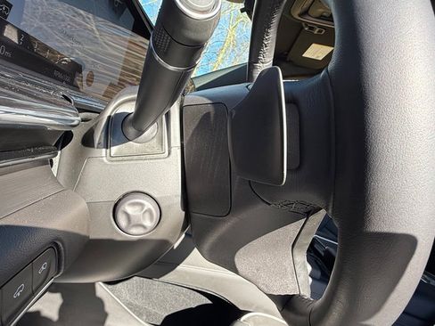 Used 2024 Cadillac Escalade Sport w/ LPO, ONYX Package image 15