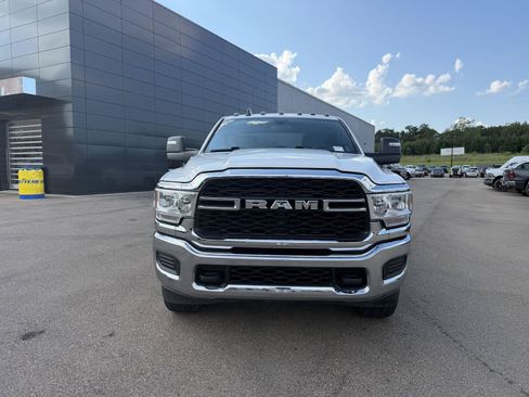 Used 2024 RAM 2500 Tradesman w/ Chrome Appearance Group AWD/4WD image 2