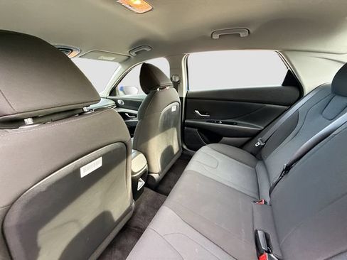 Used 2024 Hyundai Elantra SE FWD image 23