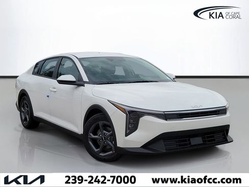 New 2026 Kia K4 FWD image 1