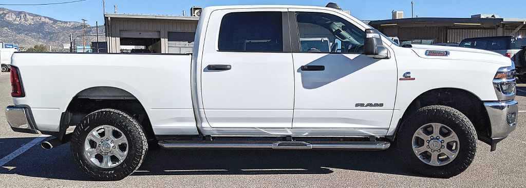 Used 2025 RAM 2500 Big Horn AWD/4WD image 2