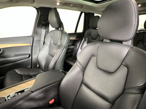 Used 2021 Volvo XC90 T6 Momentum w/ Protection Package Premier image 10
