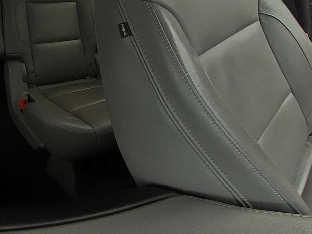 Used 2020 Chevrolet Suburban LT w/ LT Midnight Edition RWD image 14