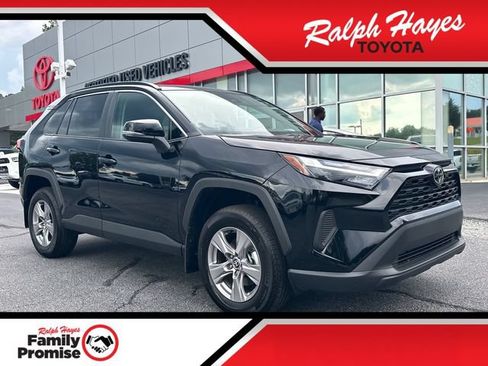Used 2025 Toyota RAV4 XLE w/ Convenience Package FWD image 1