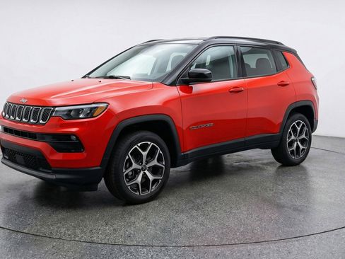 Used 2025 Jeep Compass Limited image 3